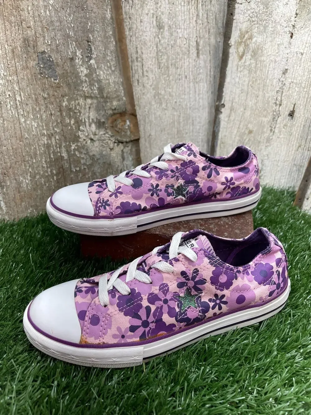 Converse One Star Low Tops Girls Youth 5 Purple Floral